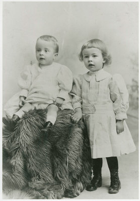 Norman Rockwell (left) and older brother Jarvis Waring Rockwell II (right)