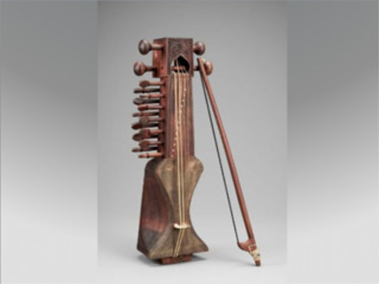 Fiddle (sarangi) and bow - 2005.205a-b