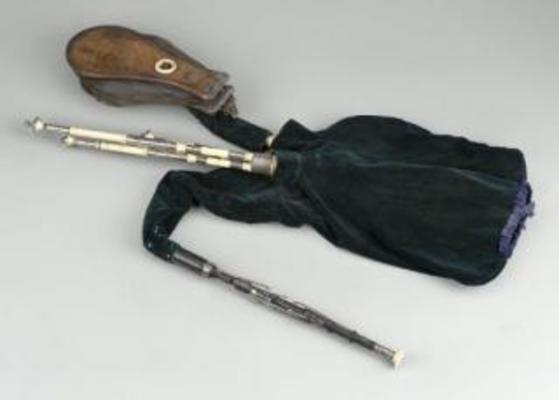 Bagpipe (Northumbrian pipes) - 17.1933