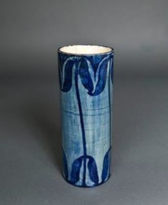 Cylindrical Vase with Pecan Design