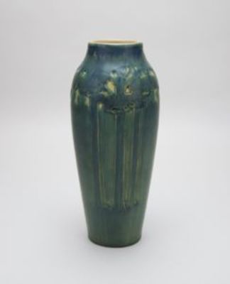 Vase with Jonquil Design