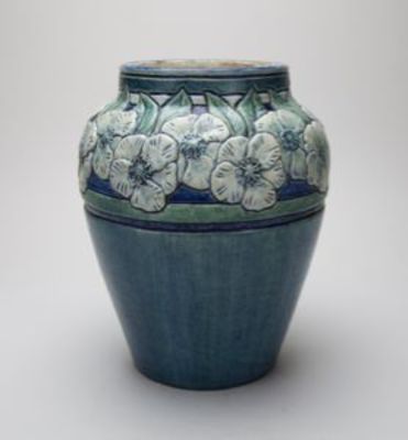 Vase with American Pillar Rose Design