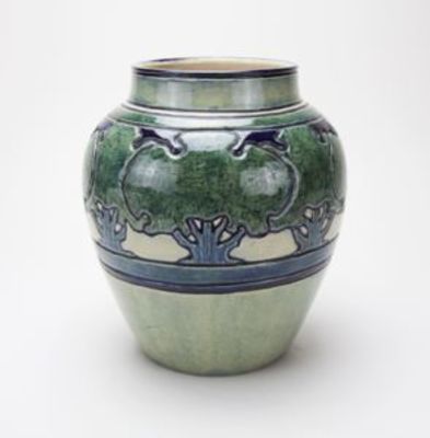 Vase with Oak Tree Design