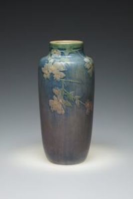 Vase with Quince Design