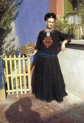 Frida Kahlo at the gate