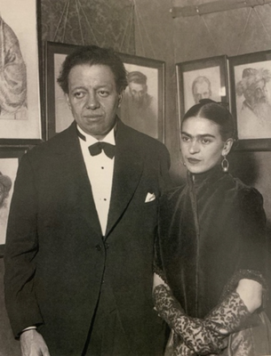 Frida Kahlo and Diego Rivera at NYC opening, May 10, 1933 by Lionel ...