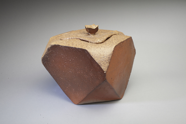 Bizen Mizusashi (Bizen Faceted Water Jar)