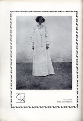 Emilie Floge wearing a summer dress in Litzlberg on the Attersee, as published in Deutsche Kunst und Dekoration