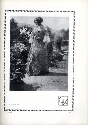 Emilie Floge wearing a summer dress in the Mayr Hof garden in Litzlberg on the Attersee, as published in Deutsche Kunst und Dekoration,