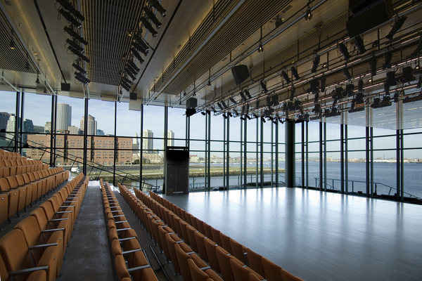 LA FAMILLE BARBARA LEE FONDATION SALLE DE SPECTACLE