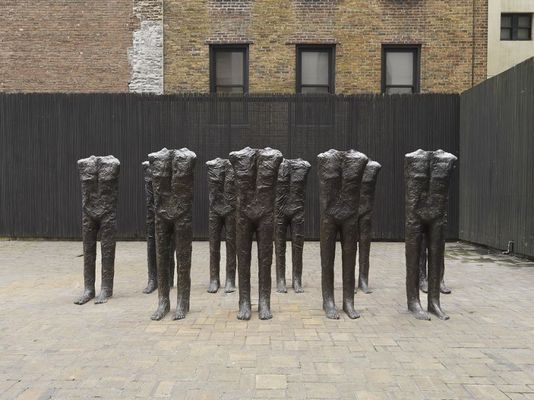 10 Standing Figures, 2000