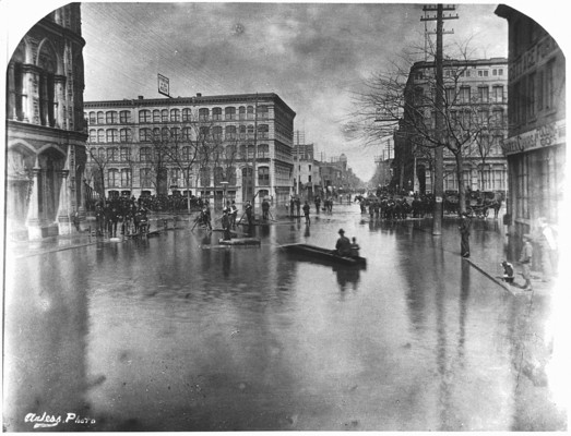 Flood in Victoria square