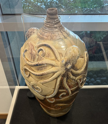 Double Octopus Urn